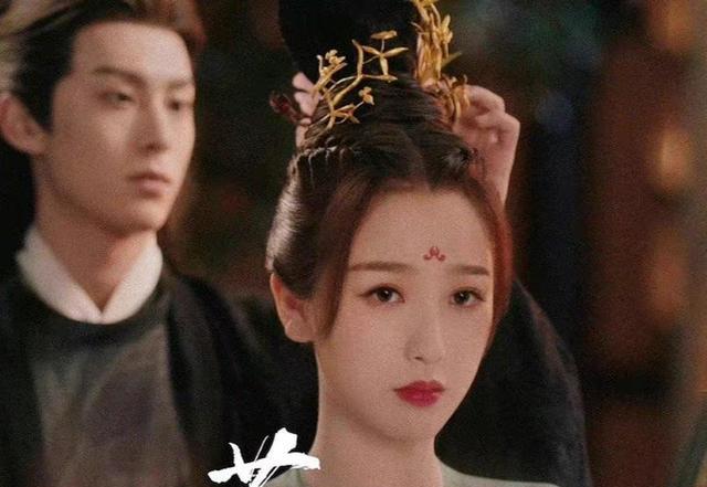 星落凝成糖|暑假档好剧众多：《沉香如屑》《星落凝成糖》《玉骨遥》备受期待