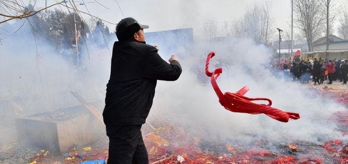 禁放烟花爆竹还是挺好的，都什么年代了，要懂得与时俱进