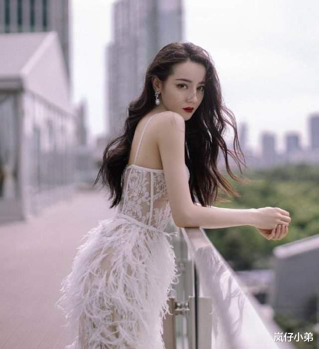 杨洋|娱记们最有好感的五位艺人公布，热巴可爱，杨洋没架子，白鹿亲民！