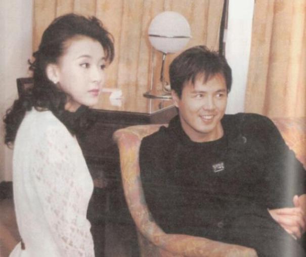 杨幂|54岁萧蔷新恋情!12段情史皆失败,身材火辣,被嘲不看脸就行