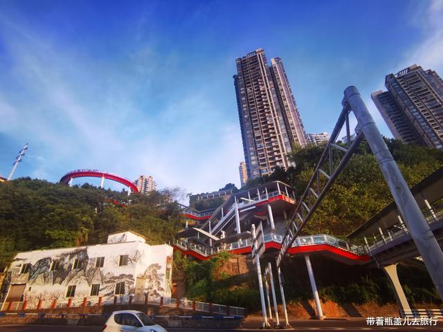 泸沽湖|南坪这个新网红景点实在太火了，游客众多；城市风光摄影好去处