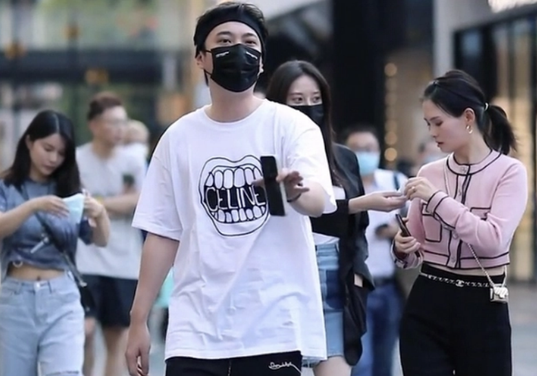 王思聪|王思聪与众富豪打麻将,曝流水巨大疑超过千万