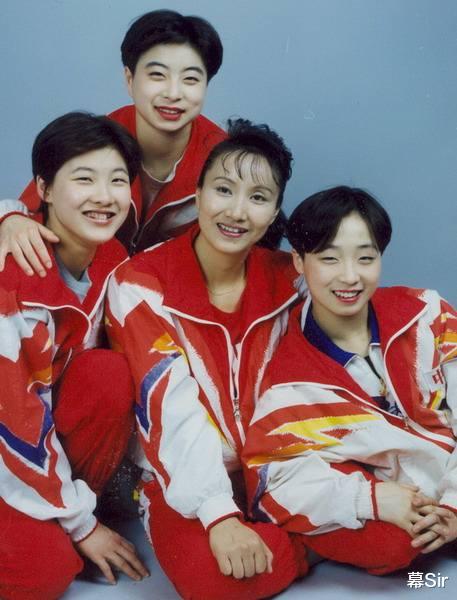 伏明霞|跳水女皇伏明霞近况：70岁丈夫当上董事长，19岁女儿亭亭玉立