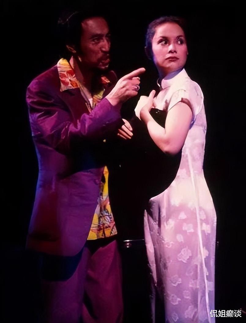 王洛勇|王洛勇：曾是胡歌的恩师，独闯美国16年，感激19岁嫁给自己的丁宁