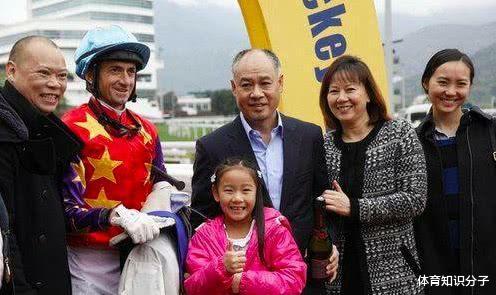 李宁|感谢富豪爸爸!李宁17岁女儿赢在起跑线,网友:年纪小有名媛范