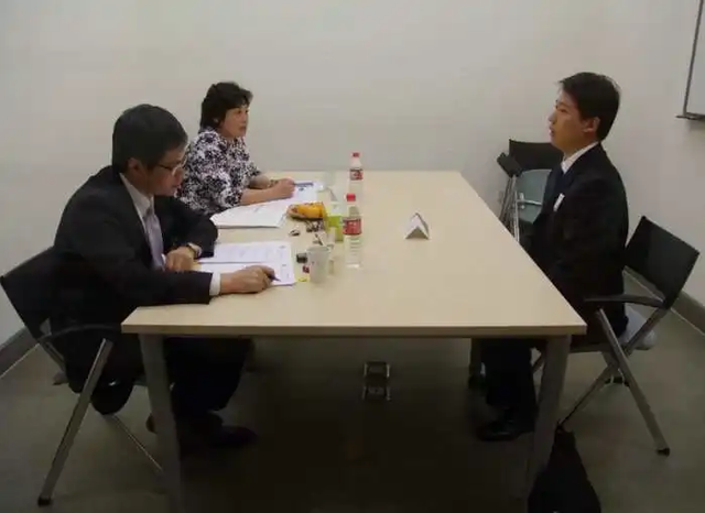 求职|“超过32岁还靠投简历找工作,混得比较失败”,话虽难听但现实