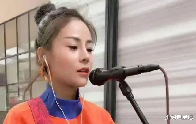 大排档|网红花姐:从街头卖唱到粉丝千万,只用了2首歌就做到了名利双收