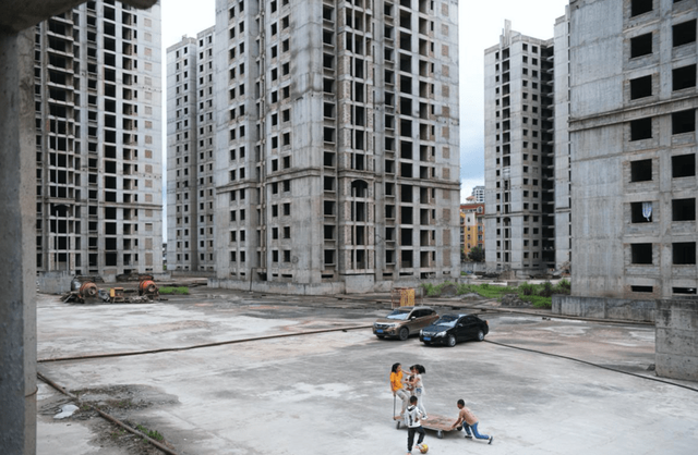 学区房|云南有处学区房小区，烂尾8年无人接盘，上千名业主至今无法居住