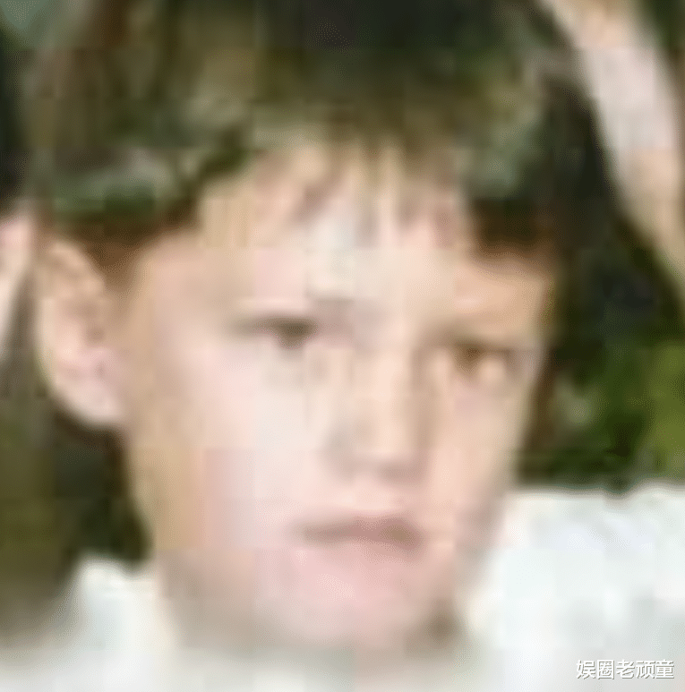 周华健|周华健与儿子同框，因长得太成熟，一时竟分不清谁是儿子谁是爹