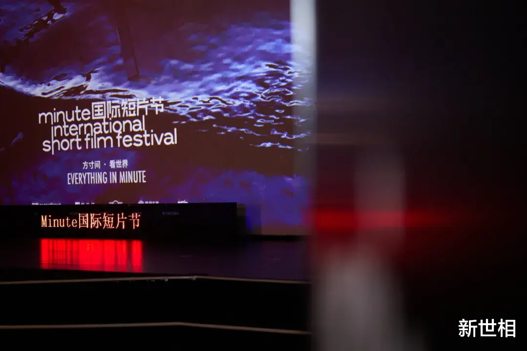 機器人|刷手機的焦慮，被這一刻徹底治愈了