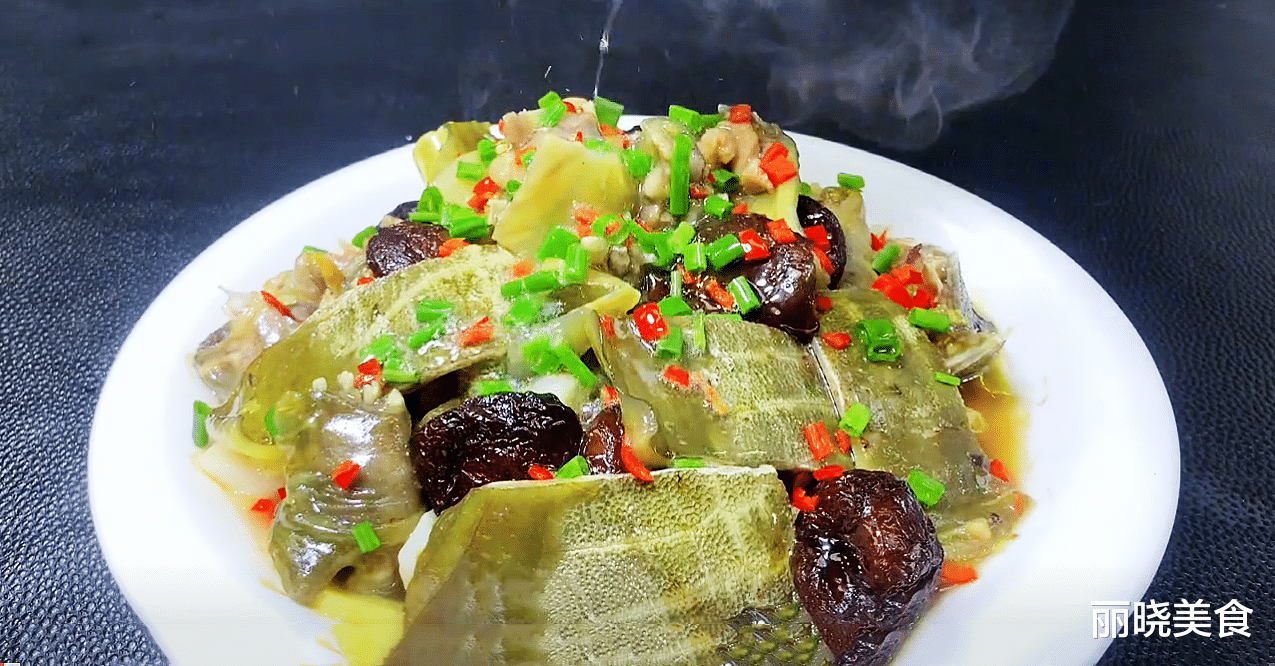 秋季干燥易上火，建议少吃丝瓜和羊肉，常吃8样，滋阴敛阳不上火