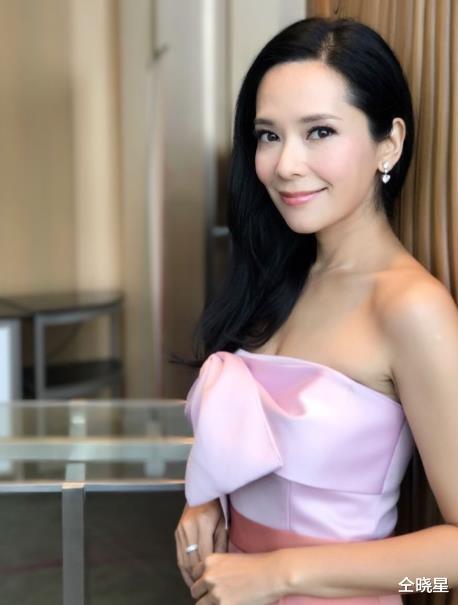 黄绮珊|“最飒港姐”郭羡妮：下嫁河南农村，倒贴丈夫买3房，终成大赢家