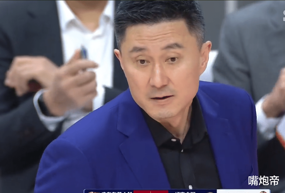 广东男篮|广东单节惨败13分！胡明轩徐杰三分全丢，又被三少打爆，杜锋急了