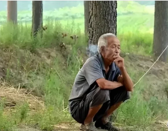 安徽阜阳,李国良的鱼被盗,拿手电筒追上去