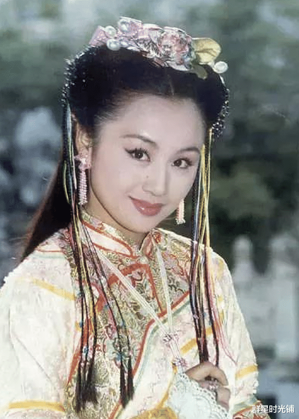 曹颖|曹颖：为演员梦离开央视，当红下嫁“小”演员，一把好牌打烂了？