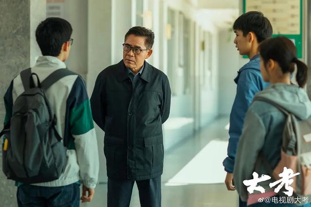陈宝国|同样演“校长”,把陈宝国、王千源、祖峰放在一起对比,差距就出来了