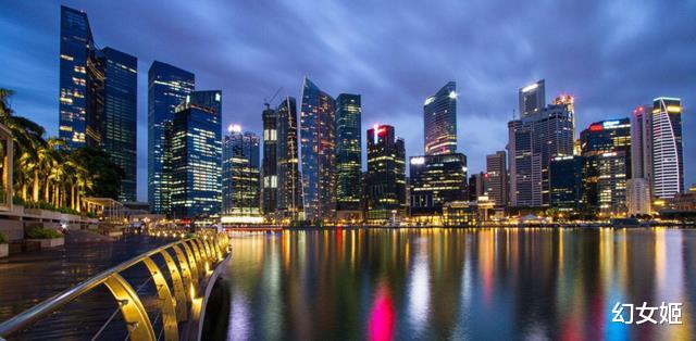 新加坡华人那么多，为何汉语不是通用语？李光耀：汉语有三个劣势