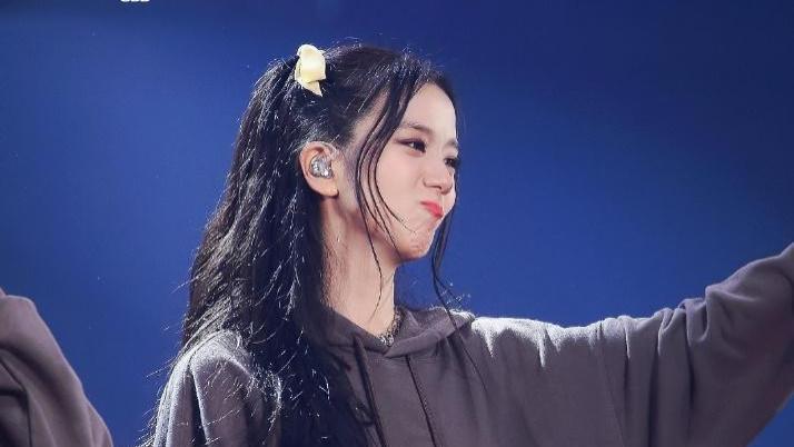 金智秀|网上出现BLACKPINK金智秀健康异常传闻，脖子上有硬币大小肿块