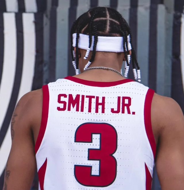 火箭考察新秀后卫尼克史密斯，圆脸登官宣新决定，交易快来了？