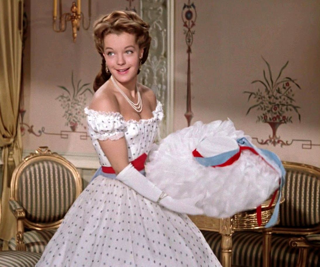 茜茜公主|茜茜公主三部曲背后的7个秘密：超6公斤的假发让罗密头疼。