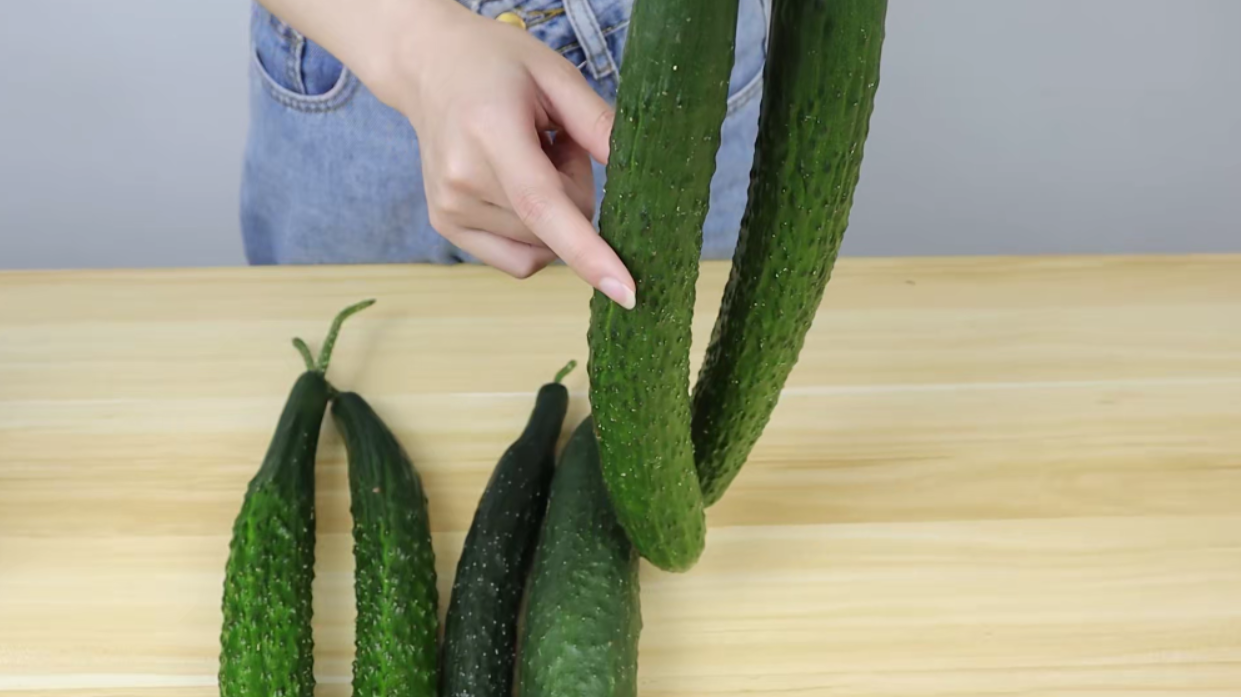 激素黄瓜怎么辨别?老菜农:只需看准这5点,以后别再买错了