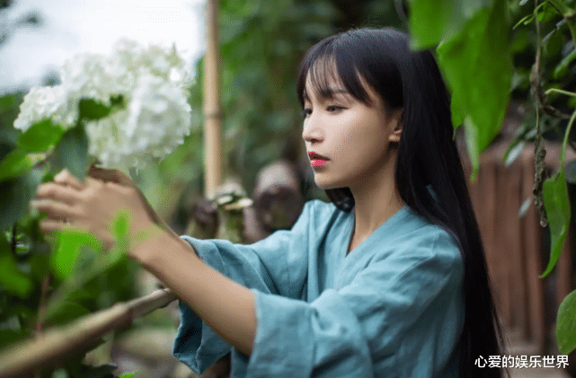 相声|李子柒被迫改名李佳佳,赚20亿到手仅300多万,从一开始就被利用