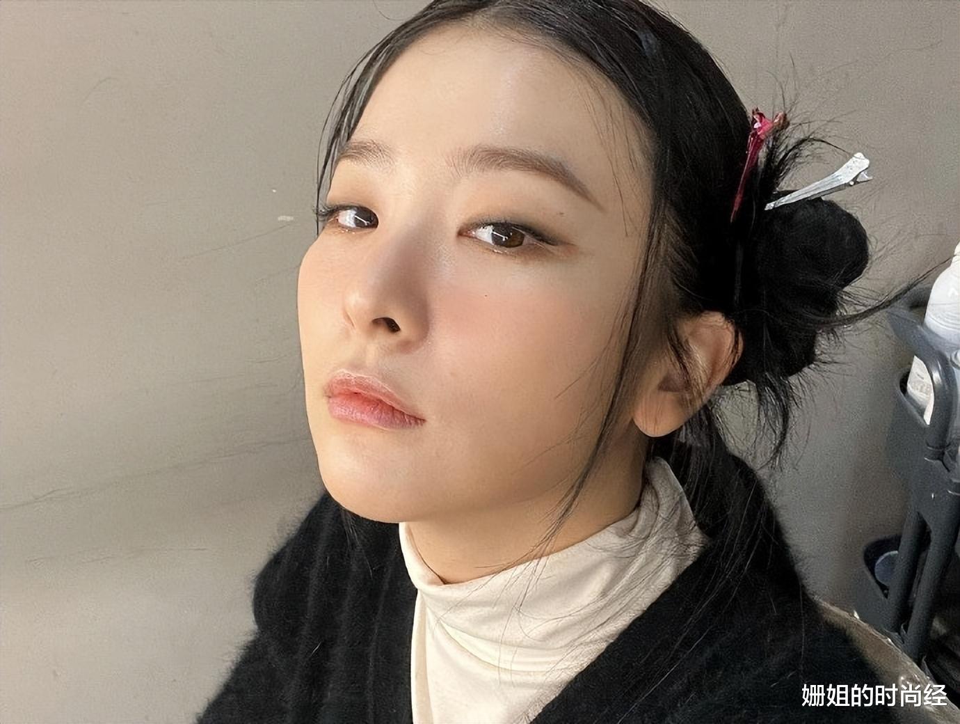 粉底液 为什么早上涂粉底脸很白,2个小时就“暗黄”?这4点经常被你忽略