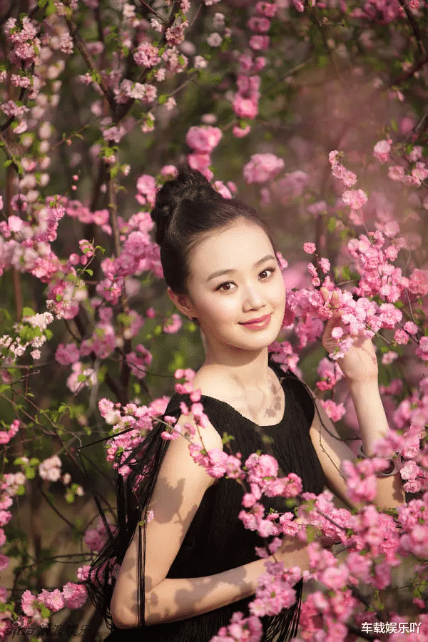 狂飙|戏中土掉渣,戏外靓到炸?《狂飙》演员对比照反差太大了