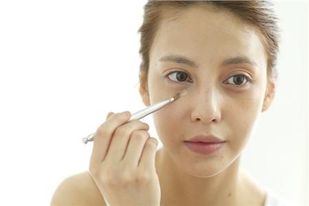 面包 电脑族如何护肤？长期使用电脑的护肤方法
