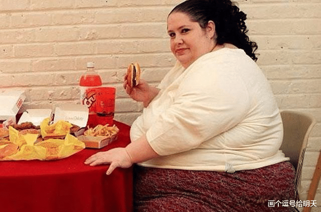 世界最胖女子，顶12个杨贵妃，被小10岁高富帅博士爱上，已生 2子