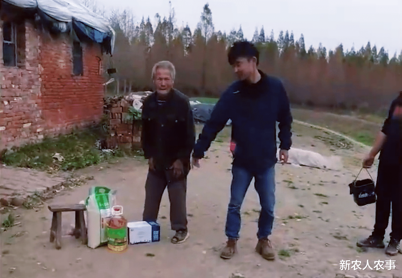 江苏仨男子“搬家”去垂钓,肉没吃成还倒贴钱,网友却纷纷点赞?