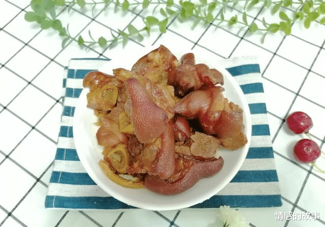 猪蹄|“穷人的阿胶”被找到,姑姑隔天吃一次,补虚嫩肤,45岁不显老!