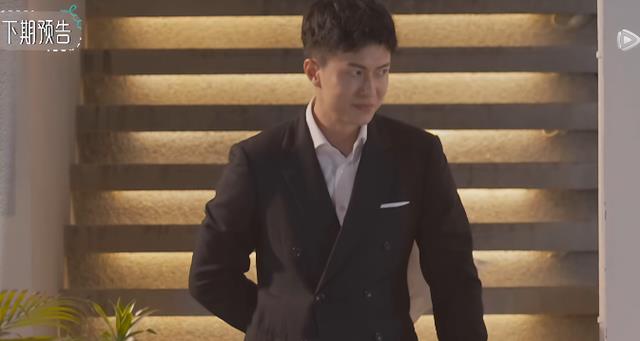 王能能|《半熟恋人》王能能有戏，罗拉主动释放积极信号，手捧鲜花剧透了