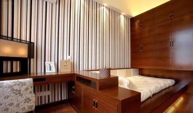 越来越多人家里不买大床了，如今都流行这样做，省钱又划算