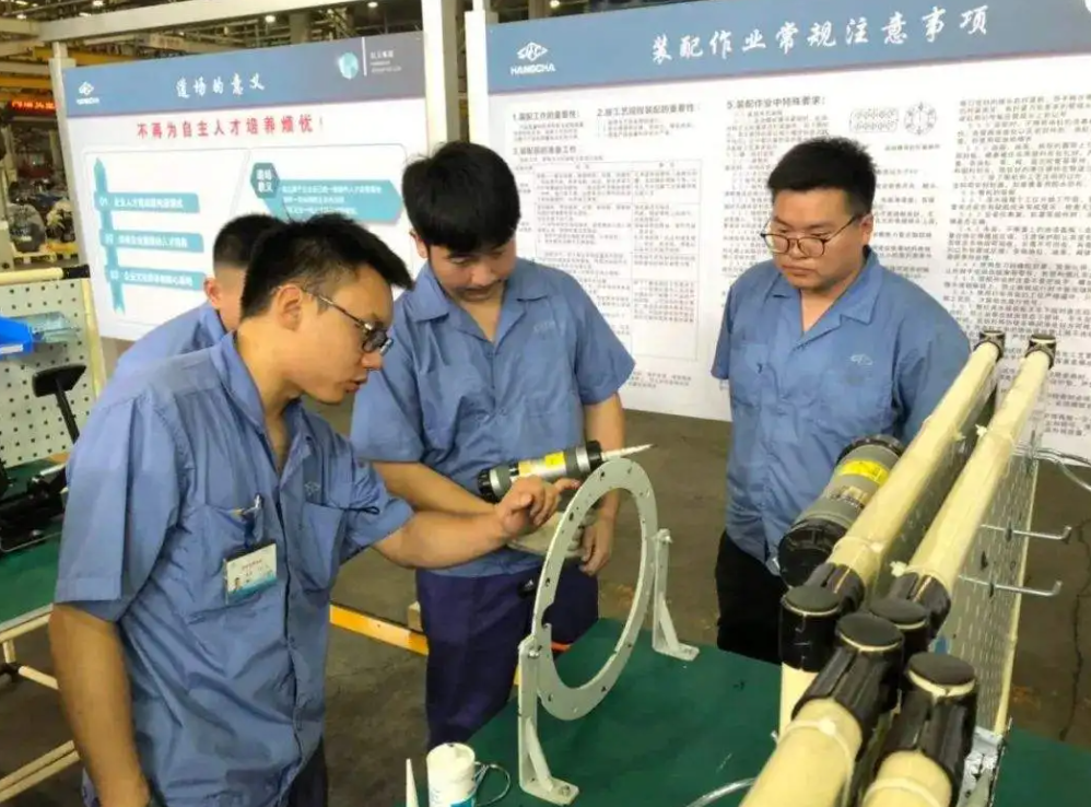 国企|985研究生含泪自述,从国企辞职到私企才明白,什么叫且行且珍惜