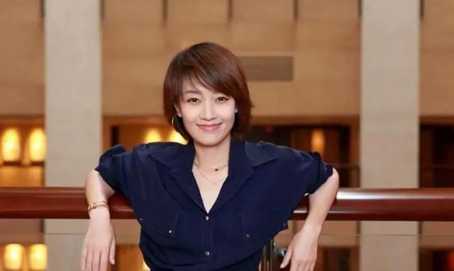 马伊琍|马伊琍新动向：网传已有新家庭，未领证，女儿叫对方“爸爸”