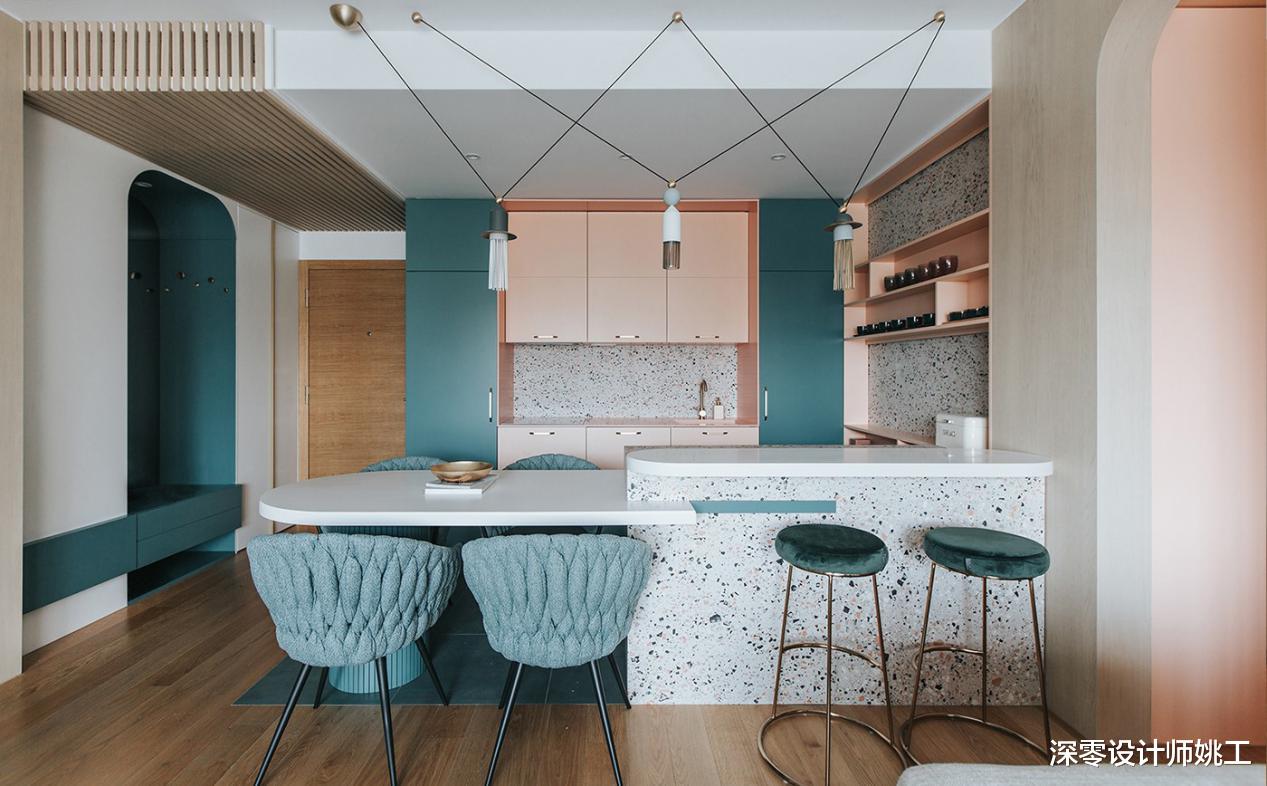 就爱这个色彩缤纷的家,128㎡客餐厨好在改一体化,面积再小也不怕
