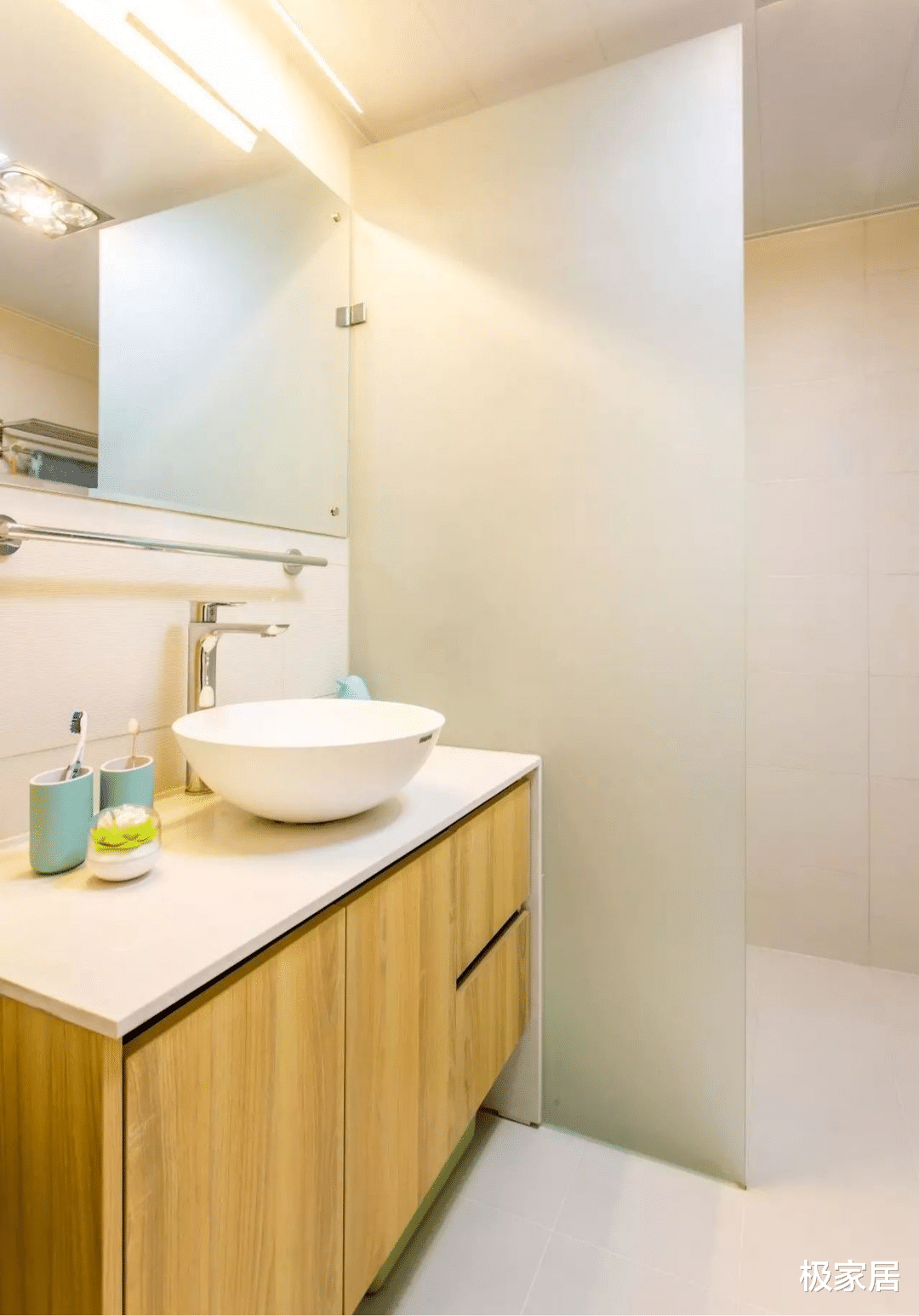 白领的新房，预算不多但足够温馨，一人一猫照样?过的?幸福