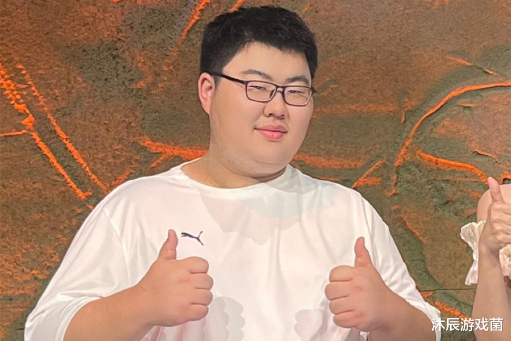 狼队|网友评狼队小胖巅峰赛:让人窒息!压力、甩锅队友,不像职业心态