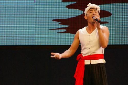 草根|从一夜爆红到身败名裂，“现出原形”的阿宝，到底做了啥？