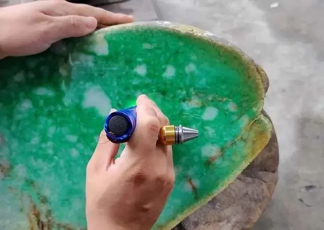 翡翠|平洲都发翡翠玉石公盘,行家带你看新料!