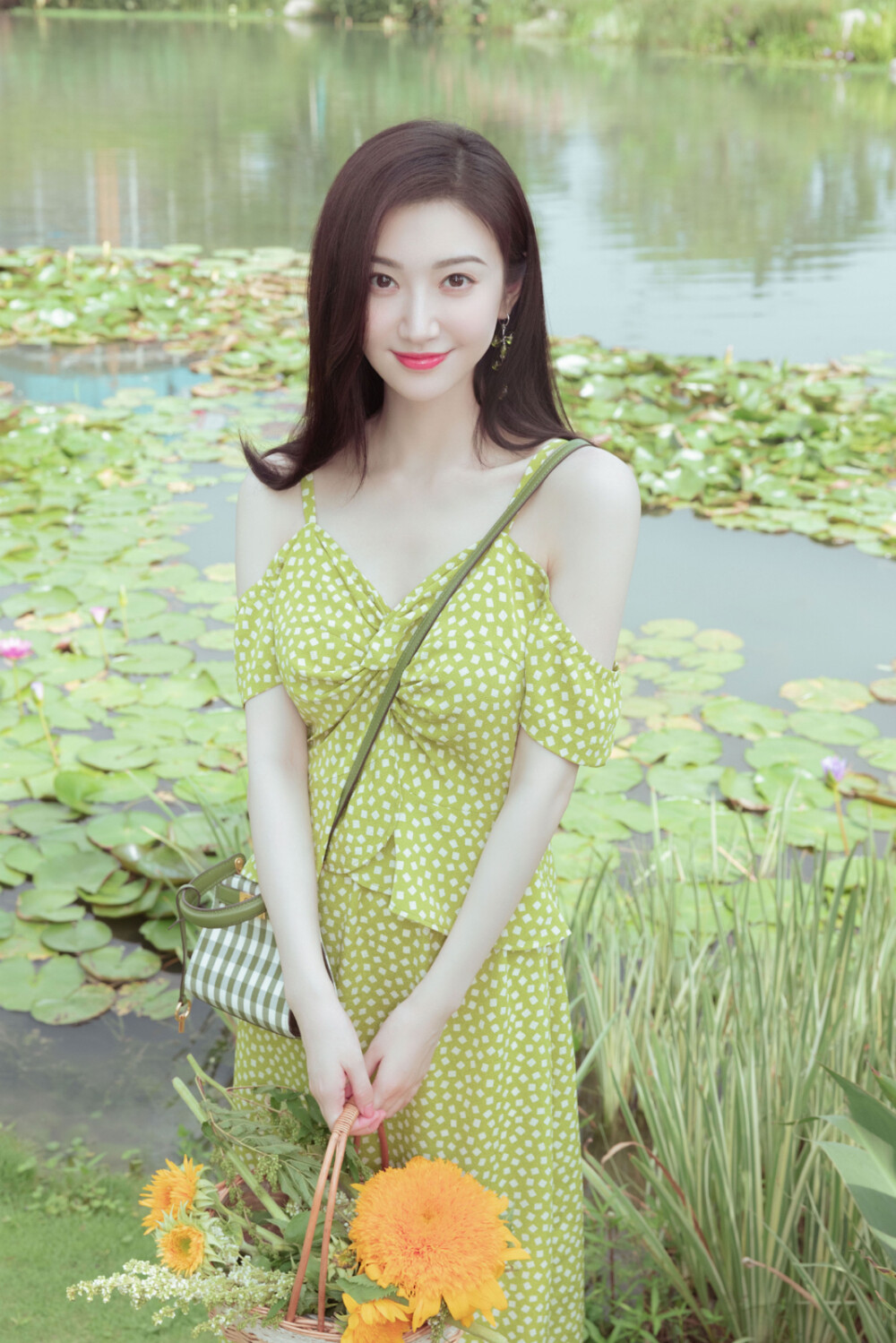 景甜|景甜,一个和绿色极其的相配的女明星