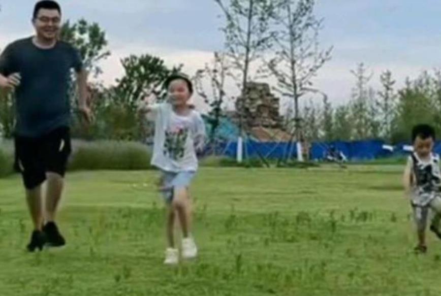 李圣律师开直播钓鱼,鱼上钩后表态绝不背后捅刀子,疑在内涵杜方
