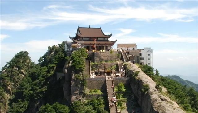 安徽|安徽有一5A级景区，主体由花岗岩组成，奇峰叠起，涌泉飞瀑，真美