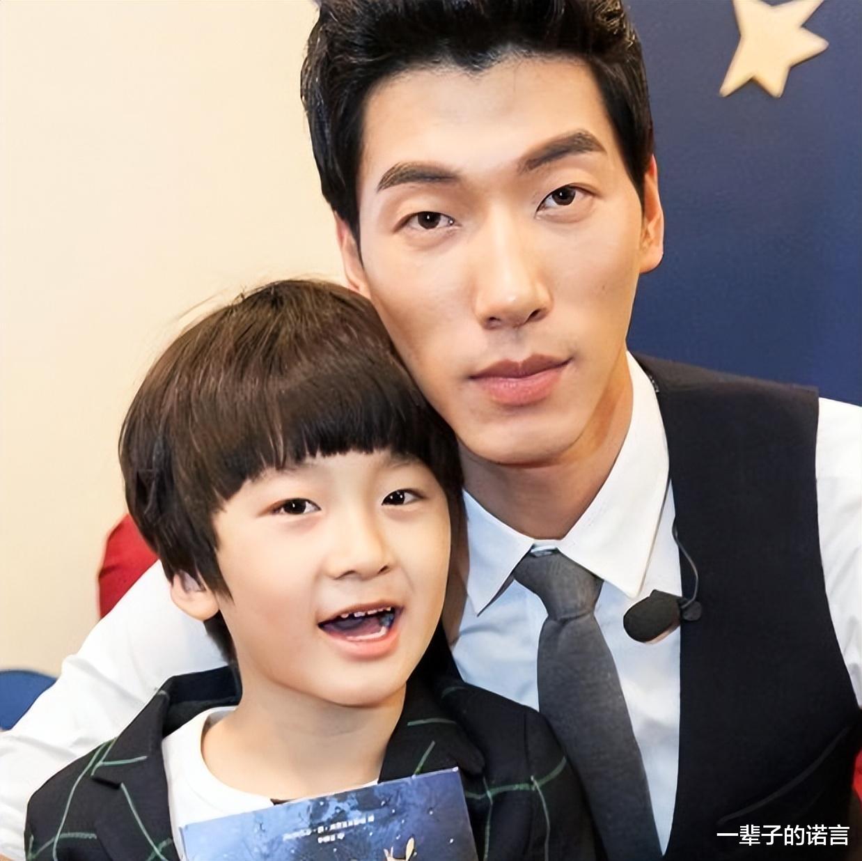 张亮|张亮的“毁灭”史：从红极一时到“失业”，一手好牌怎么糊的？