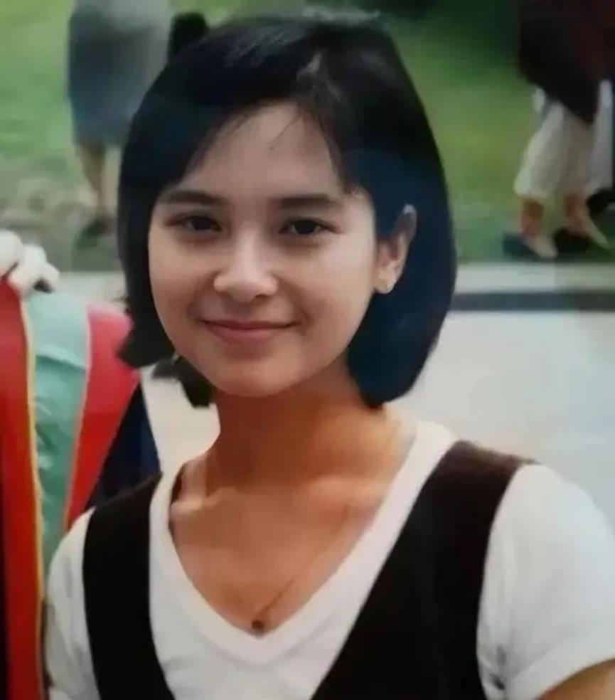 郭羡妮|全港宠爱的最美港姐,一手好牌打烂