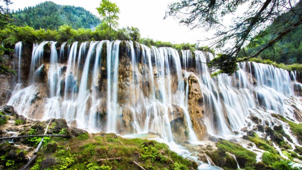 乡村旅游|九寨沟风景优美，游客众多，你想去看看吗？