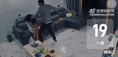 刘洲成|知名男星靠“家暴梗”复出，居然吸粉30万：还不封杀，留着过年吗？