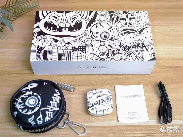 相机|新款个性耳机开箱,这或许是涂鸦艺术与数码玩物最前卫的一次碰撞