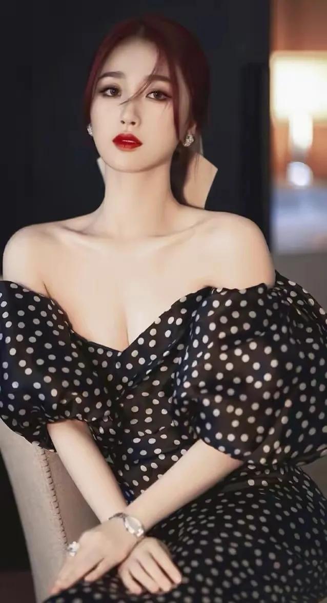 虞书欣|明星美图欣赏—性感美丽的虞书欣